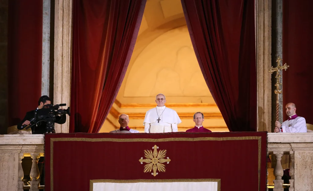 428792636-min-1024x626-1 Papa Francisco, promotor de uma Igreja mais acolhedora, morre aos 88