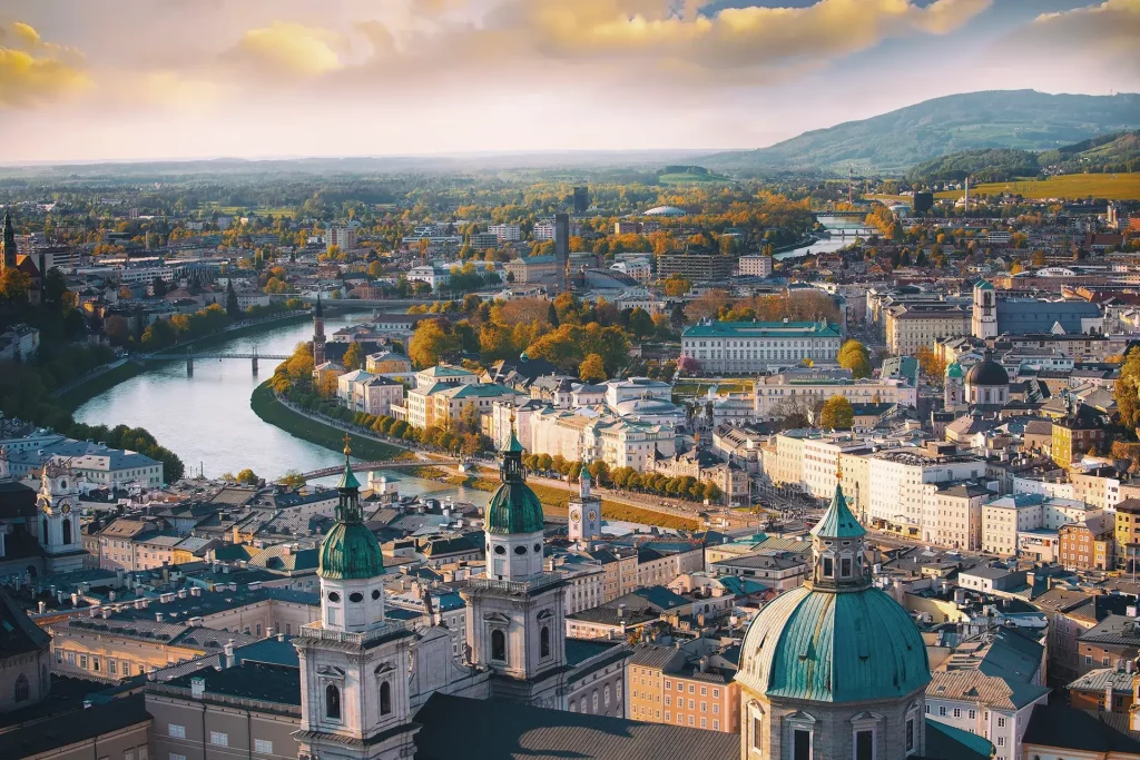Salzburg_Adobe-Stock-1024x683-1 Herdeiro da Porsche constrói túnel particular nos Alpes – e revolta vizinhos